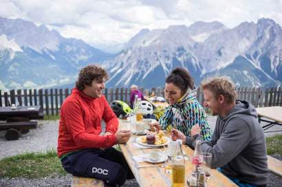 greattrails_jause_c_tirolwerbung_peter_neusser.jpg
